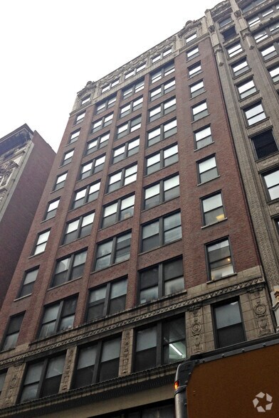 35 W 35th St, New York, NY for lease - Building Photo - Image 3 of 15
