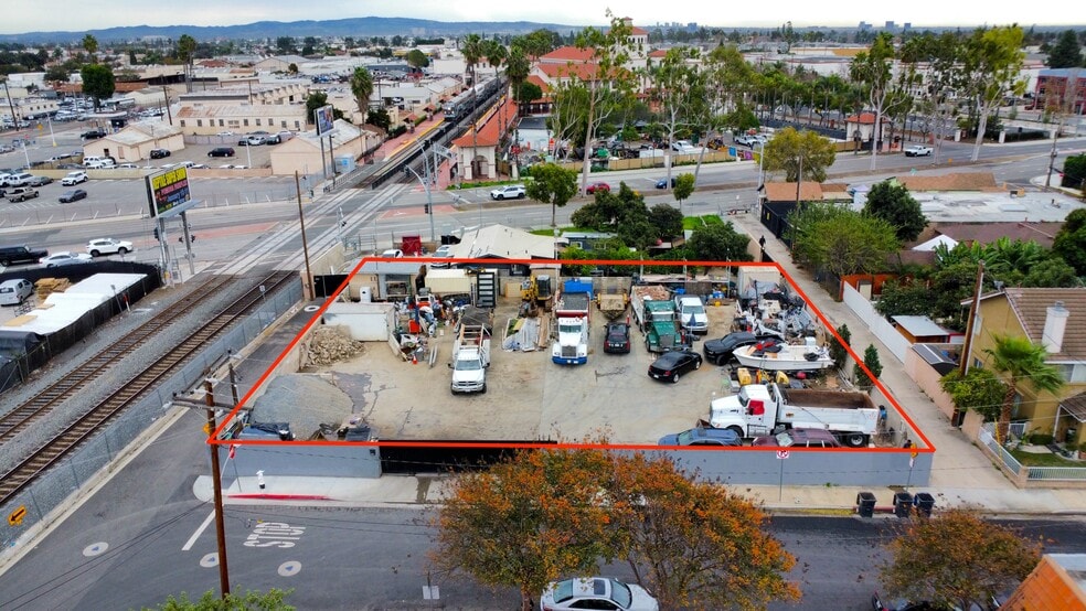1016 E Stafford St, Santa Ana, CA for lease - Building Photo - Image 3 of 5