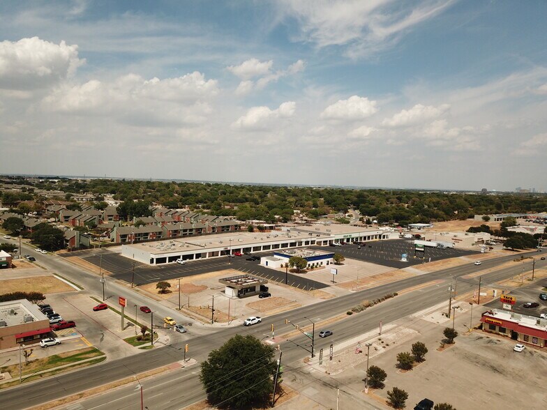 8744 Camp Bowie West Blvd, Fort Worth, TX for lease - Building Photo - Image 2 of 4