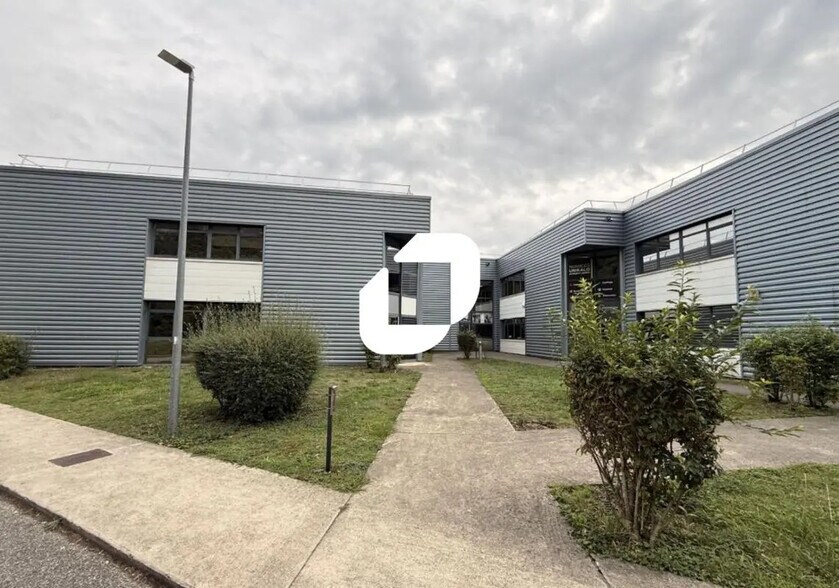 Office in Échirolles for lease - Building Photo - Image 2 of 6