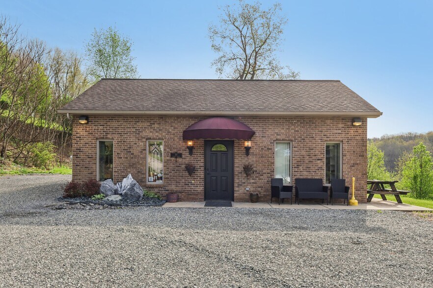 30 Terrace Ave, Leechburg, PA à vendre - Photo du bâtiment - Image 2 de 30