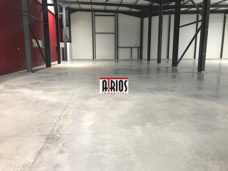 Industrial in Signes for lease - Interior Photo - Image 2 of 7