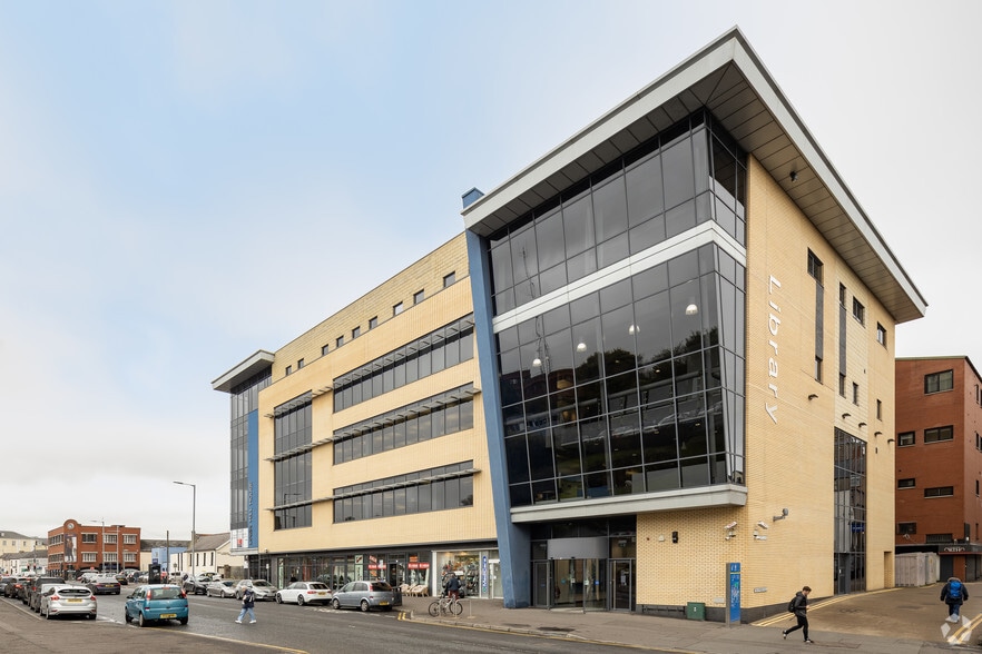 Linenhill St, Lisburn for lease - Primary Photo - Image 1 of 13