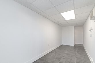 653 W 27th St, Hialeah, FL à louer Photo intérieure- Image 2 de 5