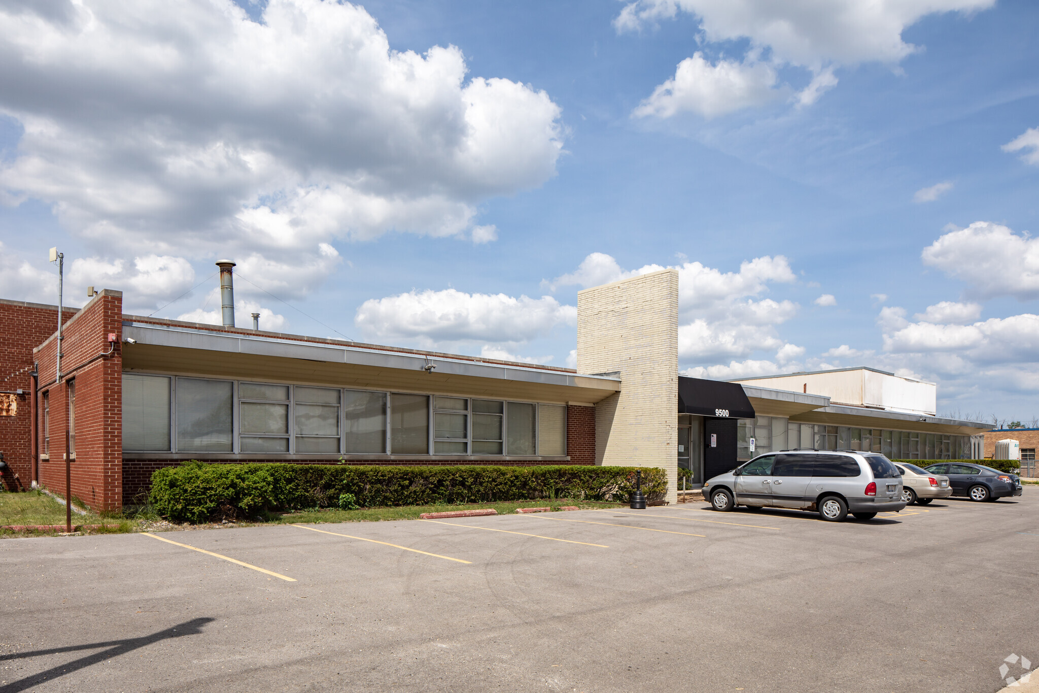 9500 Ainslie St, Schiller Park, IL for sale Primary Photo- Image 1 of 10