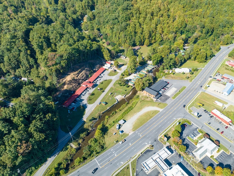 Qualla Cabins and Motel portfolio of 2 properties for sale on LoopNet.ca - Building Photo - Image 1 of 133
