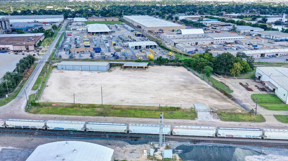 6939 Old Clinton Rd, Houston, TX à louer - Aérien - Image 2 de 4