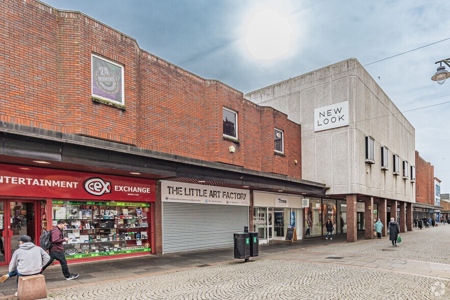Burns Precinct, Kilmarnock for lease - Building Photo - Image 2 of 2