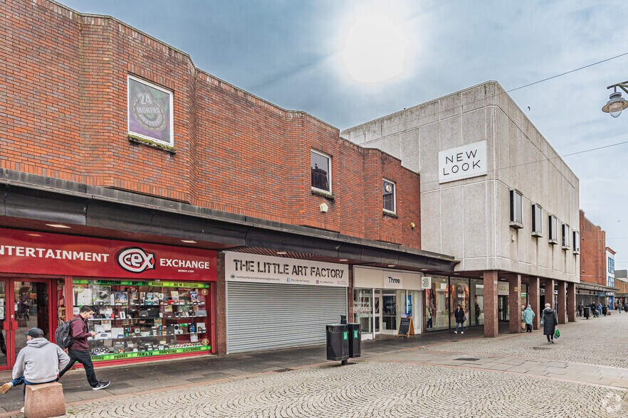 Burns Precinct, Kilmarnock à louer - Photo du bâtiment - Image 2 de 2