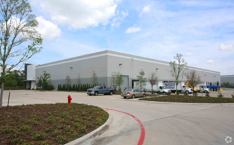 435 Southwestern Blvd, Coppell, TX for lease - Building Photo - Image 2 of 3