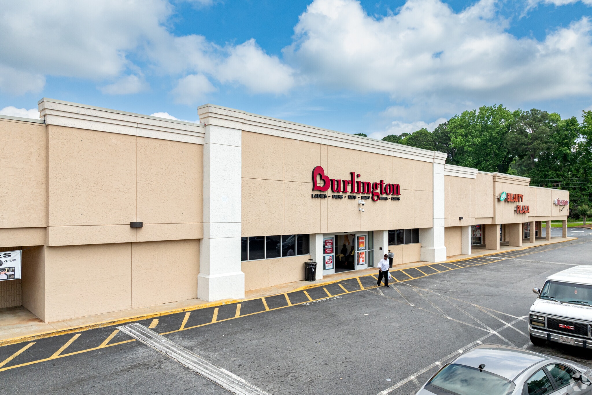 5060-5068 Memorial Dr, Stone Mountain, GA for lease Building Photo- Image 1 of 10