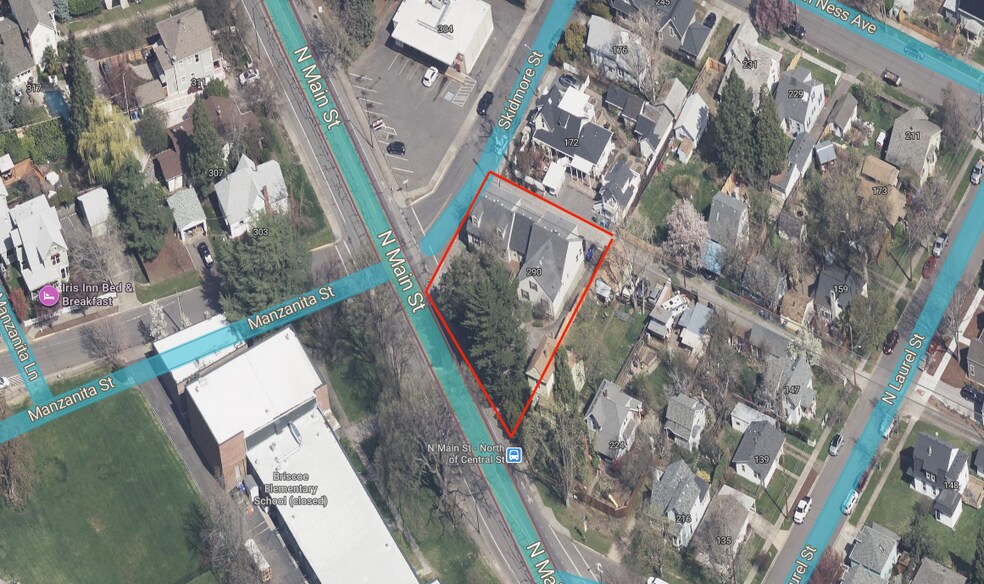 290 N Main St, Ashland, OR à louer - Photo du bâtiment - Image 3 de 3