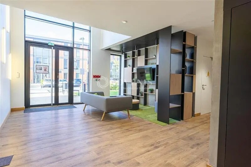 Office in Lesquin for lease - Lobby - Image 2 of 5