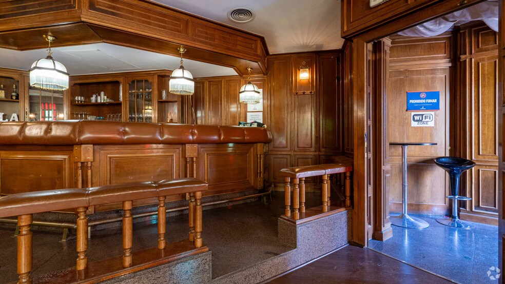 Retail in Cuenca, Cuenca for lease - Interior Photo - Image 1 of 1