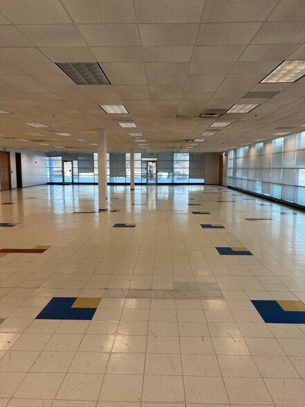 2800 Duncan Rd, Lafayette, IN à louer - Photo du bâtiment - Image 2 de 39