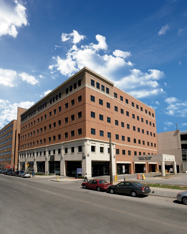 Plus de détails pour 739 Irving Ave, Syracuse, NY - Médical à louer
