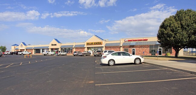 Plus de détails pour 1627-1629 E US Highway 66, El Reno, OK - Bureau/Commerce de détail, Commerce de détail à louer