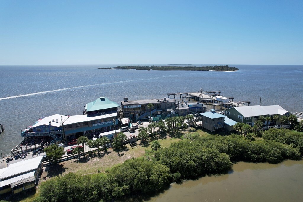 450 Dock St, Cedar Key, FL à vendre Photo du bâtiment- Image 1 de 19
