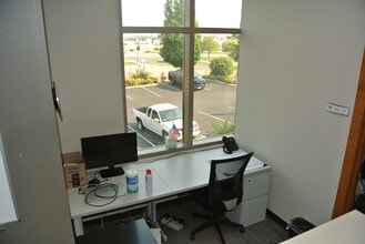 695 N Legacy Ridge Dr, Liberty Lake, WA for lease Interior Photo- Image 2 of 12