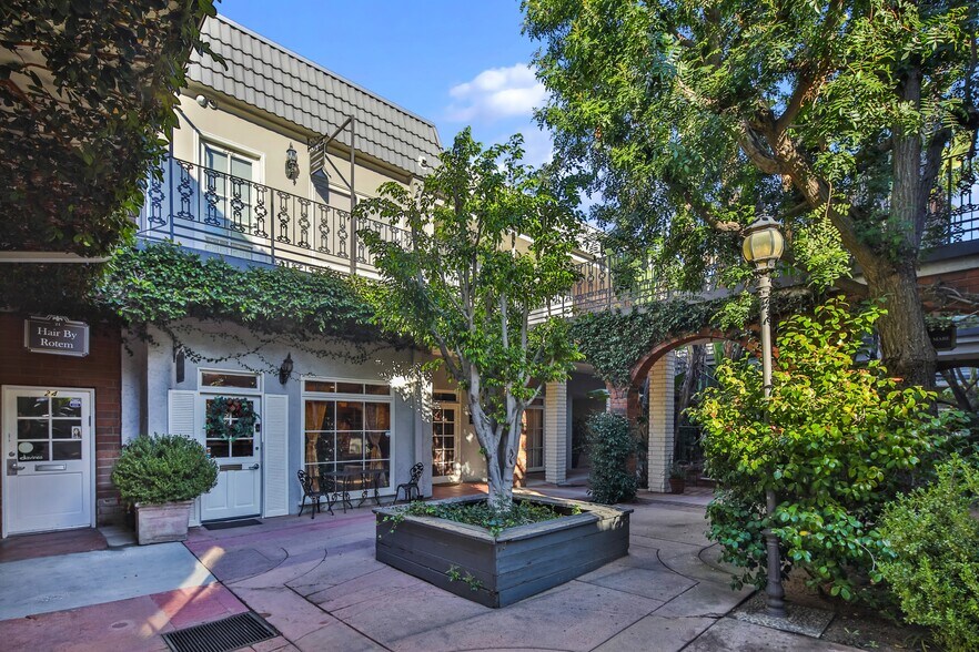 20969 Ventura Blvd, Woodland Hills, CA à louer - Photo du bâtiment - Image 3 de 3