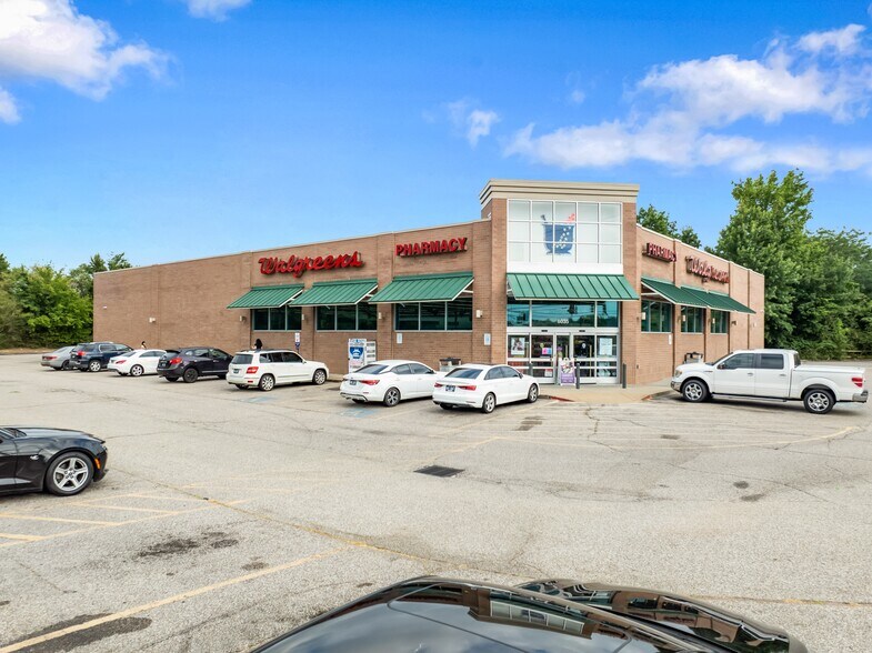 8035 E Shelby Dr, Memphis, TN à vendre - Photo du bâtiment - Image 1 de 7