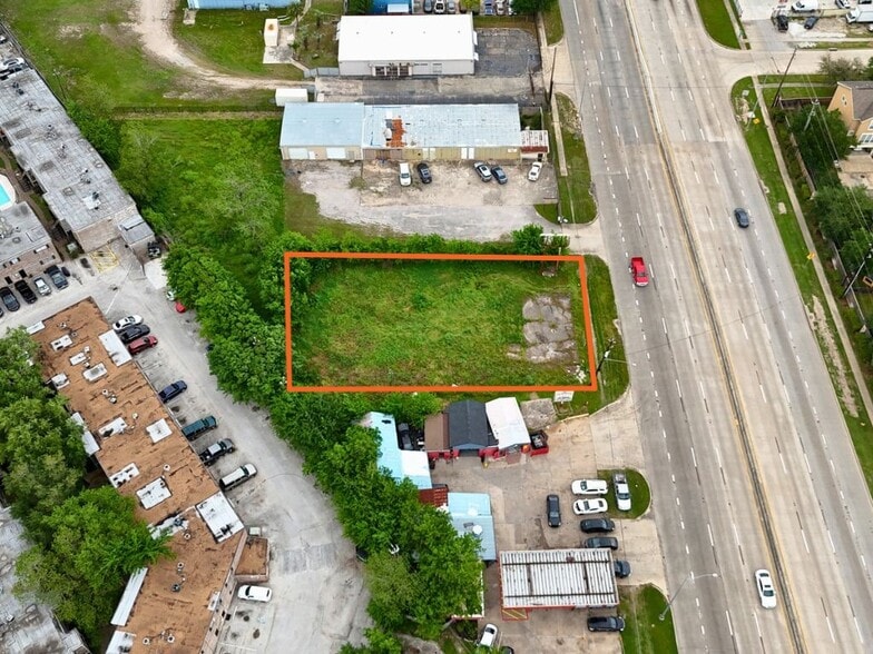 10703 Main St, Houston, TX à louer - Photo du bâtiment - Image 2 de 8