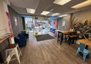 43 High St, Bedford for lease Lobby- Image 2 of 2
