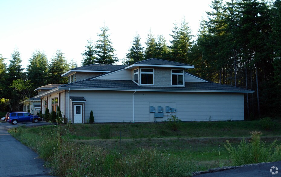 26127 Calvary Ln, Kingston, WA à vendre - Photo du bâtiment - Image 3 de 5