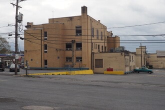 2102 Main St, Northampton, PA for lease Building Photo- Image 2 of 9