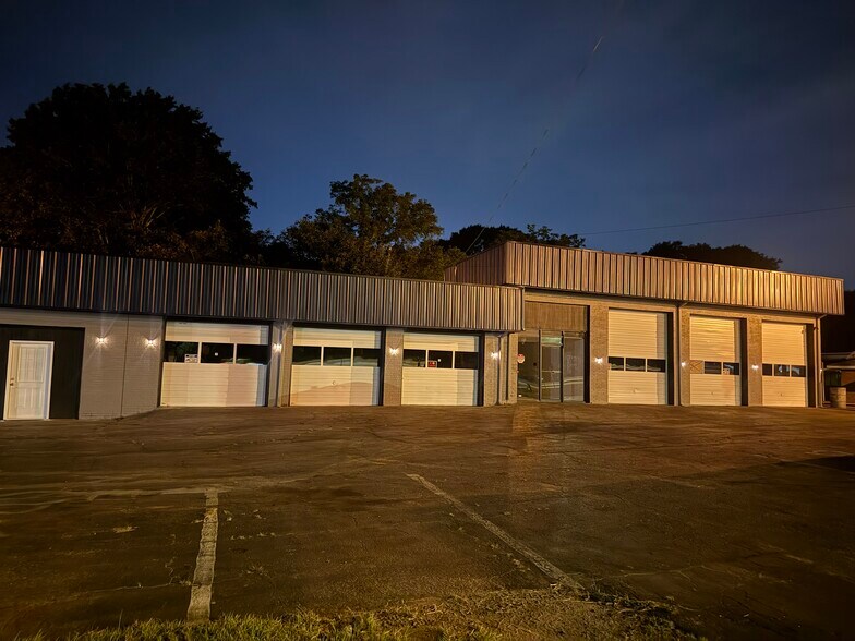 683 Fairview Rd, Ellenwood, GA à louer - Photo du bâtiment - Image 2 de 10