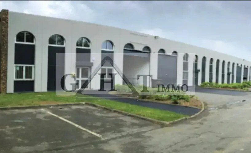 Industrial in Noisy-le-Grand for lease Building Photo- Image 1 of 2