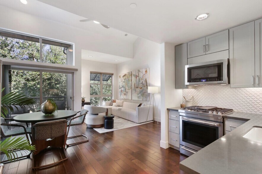 2746 5th St, Davis, CA à vendre - Photo du bâtiment - Image 3 de 13