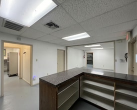 820 Shelby Ln, Austin, TX for lease Interior Photo- Image 2 of 7