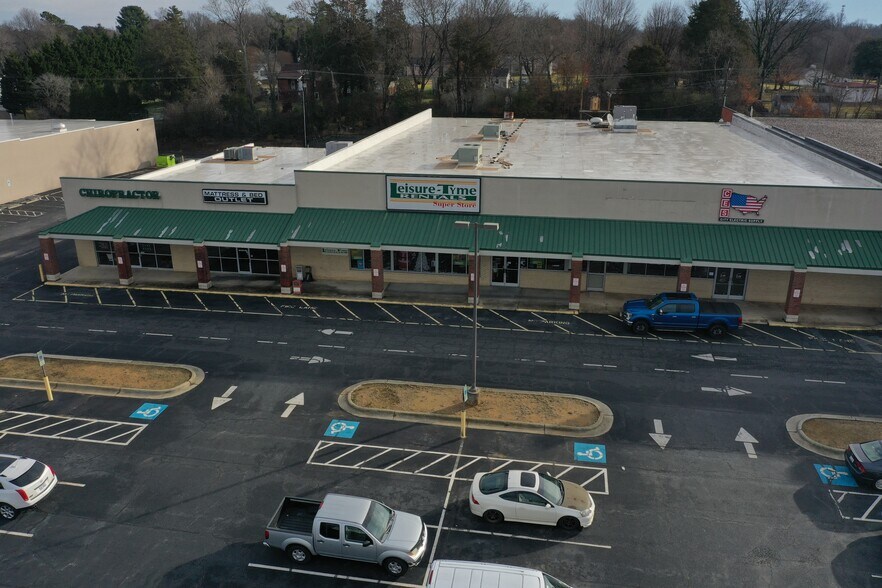 13 Cloniger Dr, Thomasville, NC à louer - Photo du bâtiment - Image 3 de 9