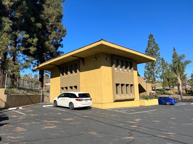 1297 W Main St, El Cajon, CA à louer - Photo du bâtiment - Image 2 de 5