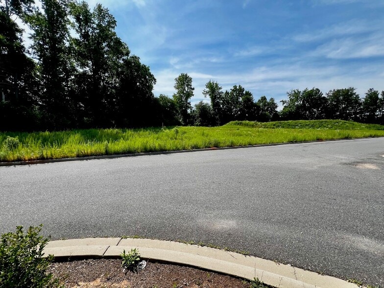 639 Anderson Rd, Rock Hill, SC for sale - Building Photo - Image 2 of 7