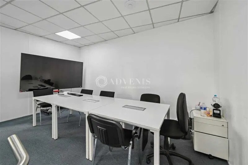 Office in Montrouge for lease - Interior Photo - Image 3 of 5