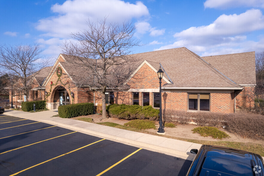 2550 Waukegan Rd, Glenview, IL for sale - Building Photo - Image 1 of 1