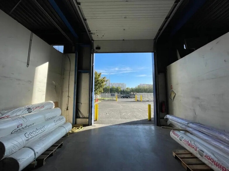 Industrial in Vitry-sur-Seine for lease - Interior Photo - Image 3 of 4