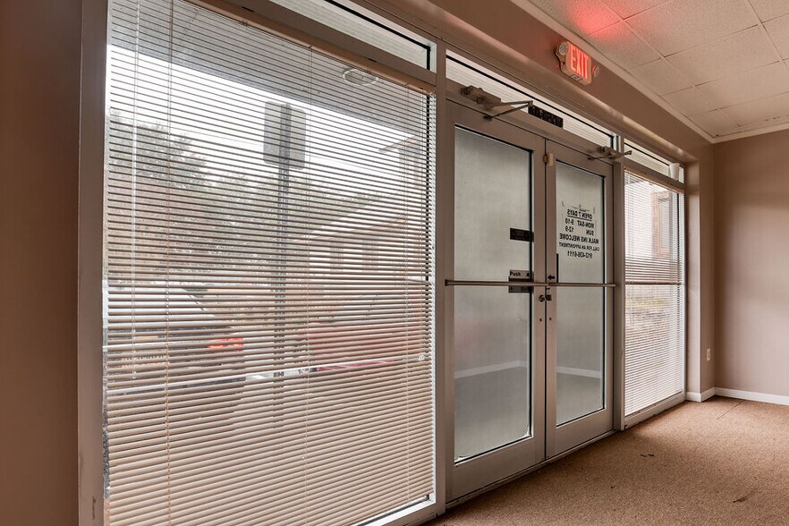 10510 Abercorn St, Savannah, GA à louer - Photo intérieure - Image 2 de 9