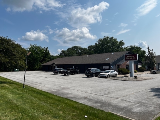 388-398 W 80th Pl, Merrillville, IN for lease - Building Photo - Image 1 of 2