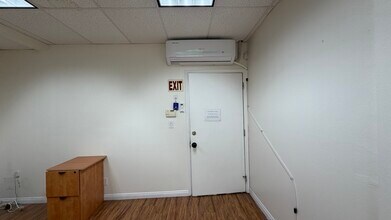 10545 Burbank Blvd, North Hollywood, CA for lease Interior Photo- Image 2 of 8