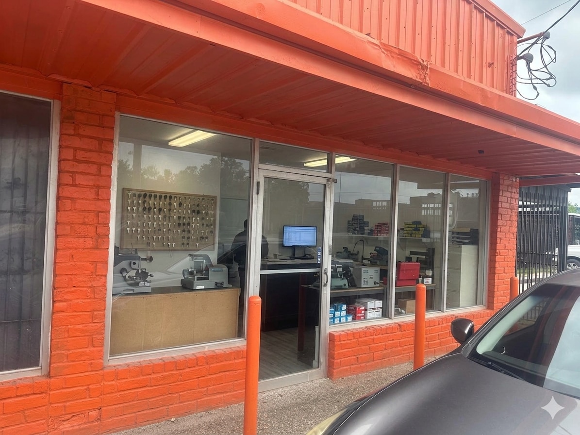 5454 N Shepherd Dr, Houston, TX for lease Building Photo- Image 1 of 19