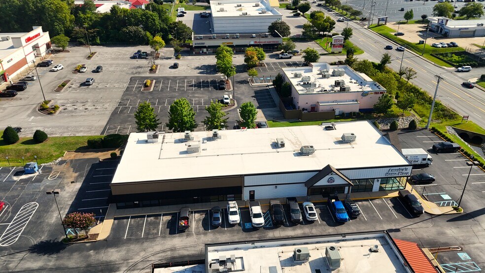 2265 Gunbarrel Rd, Chattanooga, TN à louer - Photo du bâtiment - Image 2 de 8
