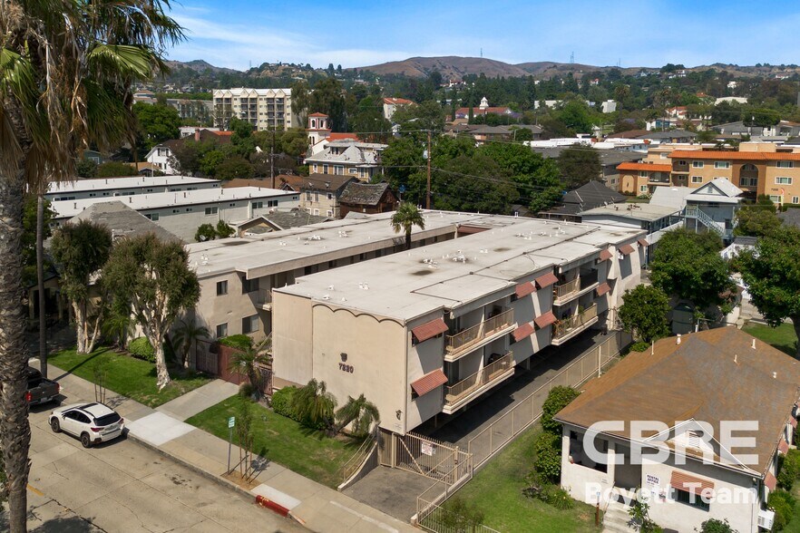 7220 Bright Ave, Whittier, CA à vendre - Photo du bâtiment - Image 2 de 22
