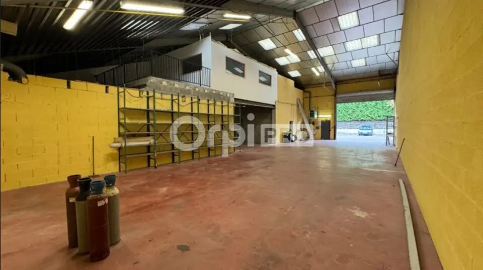 Office in Vaulx-en-Velin for lease - Interior Photo - Image 2 of 6