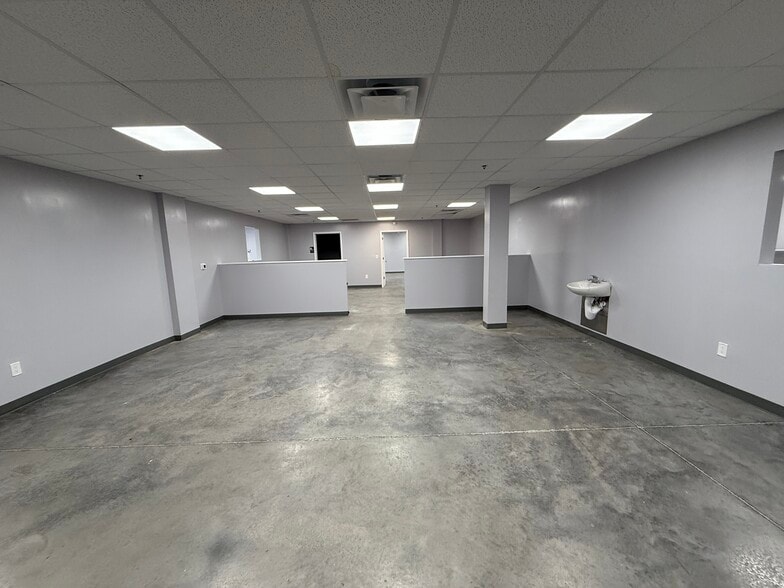 3445 Lee Highway, Weyers Cave, VA for lease - Interior Photo - Image 3 of 7