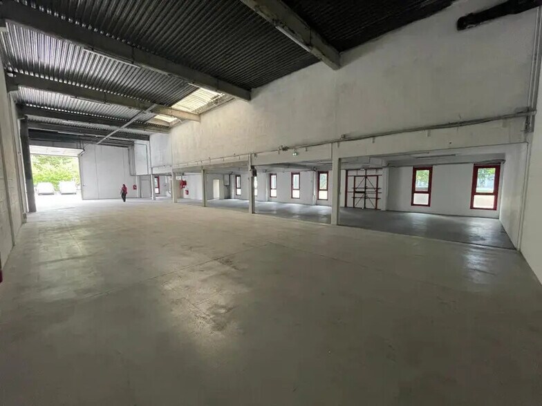 Flex dans Éragny à louer - Photo du bâtiment - Image 3 de 15
