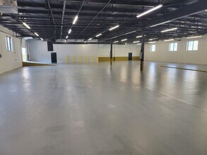 800 Debelius Ave, Baltimore, MD for lease Interior Photo- Image 2 of 8