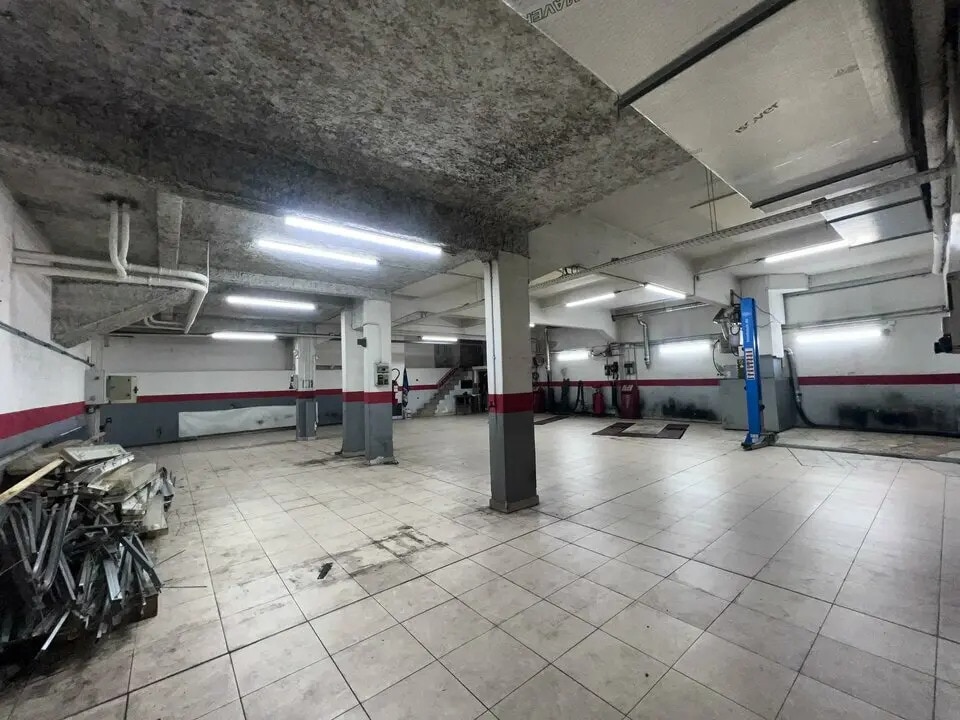 Retail in Nice for sale Building Photo- Image 1 of 4